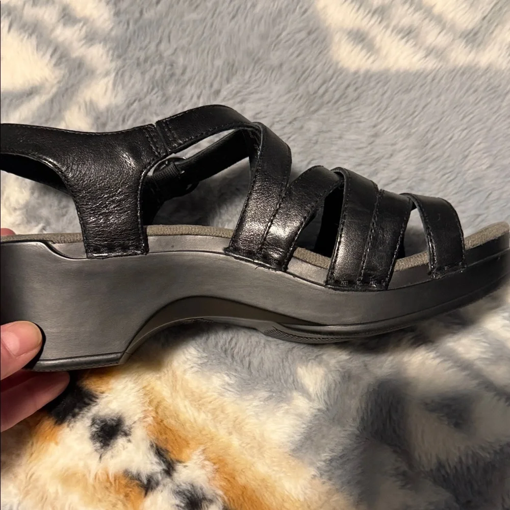 Dansko Women's Black Leather Sandals size 38 - Picture 4 of 7